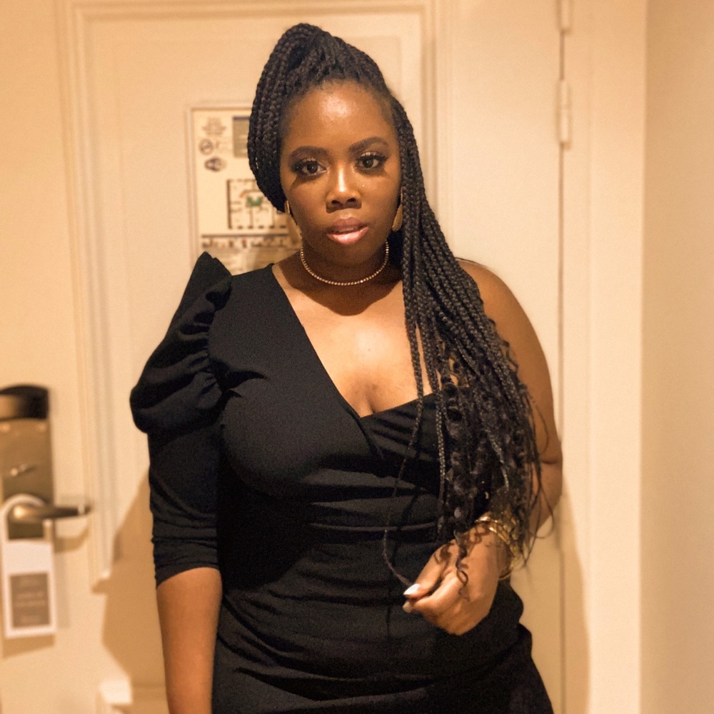 Meet your Posher, Latisha